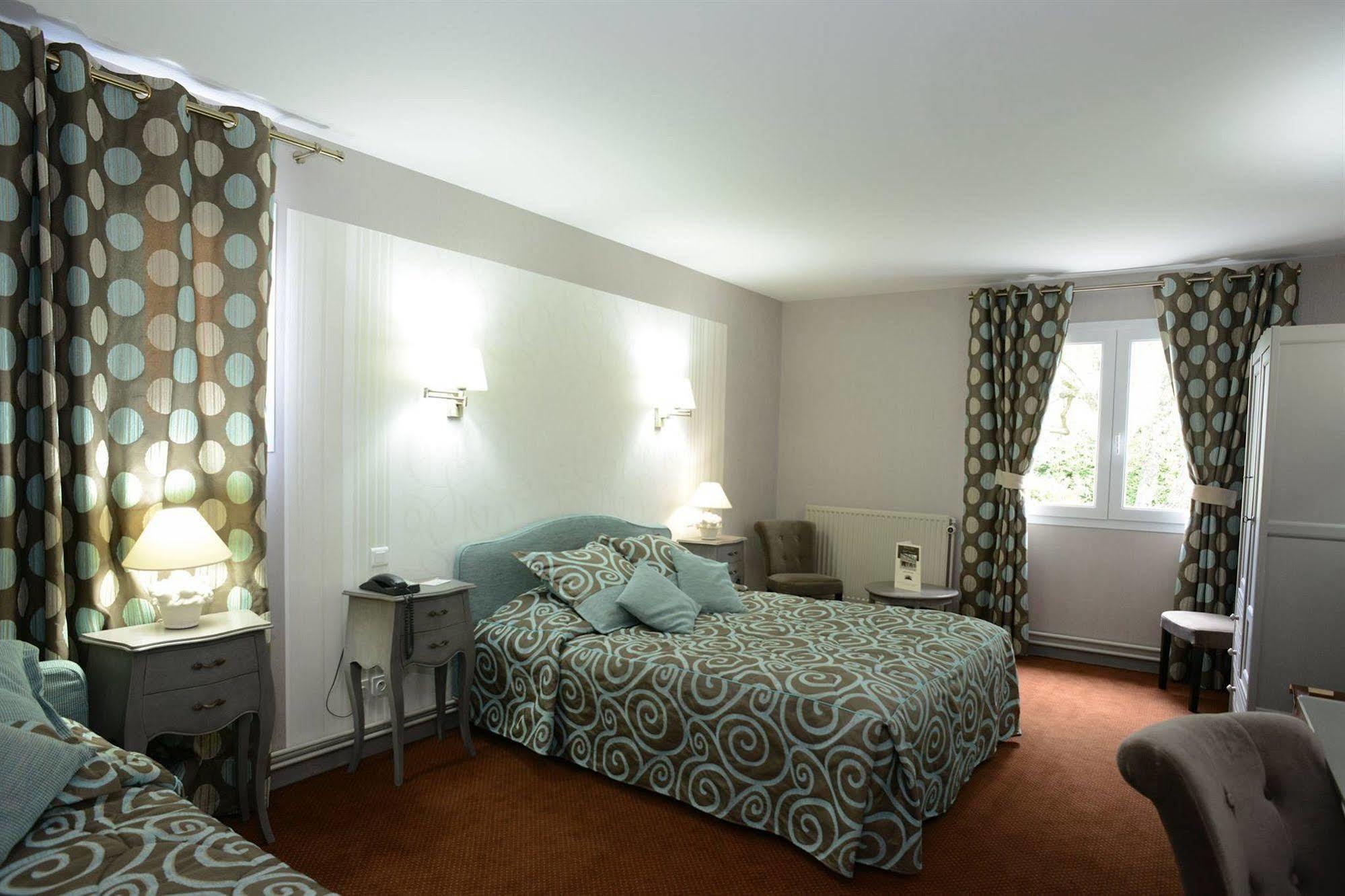 Hotel Le Gue Du Holme Saint-Quentin-sur-le-Homme Exterior photo